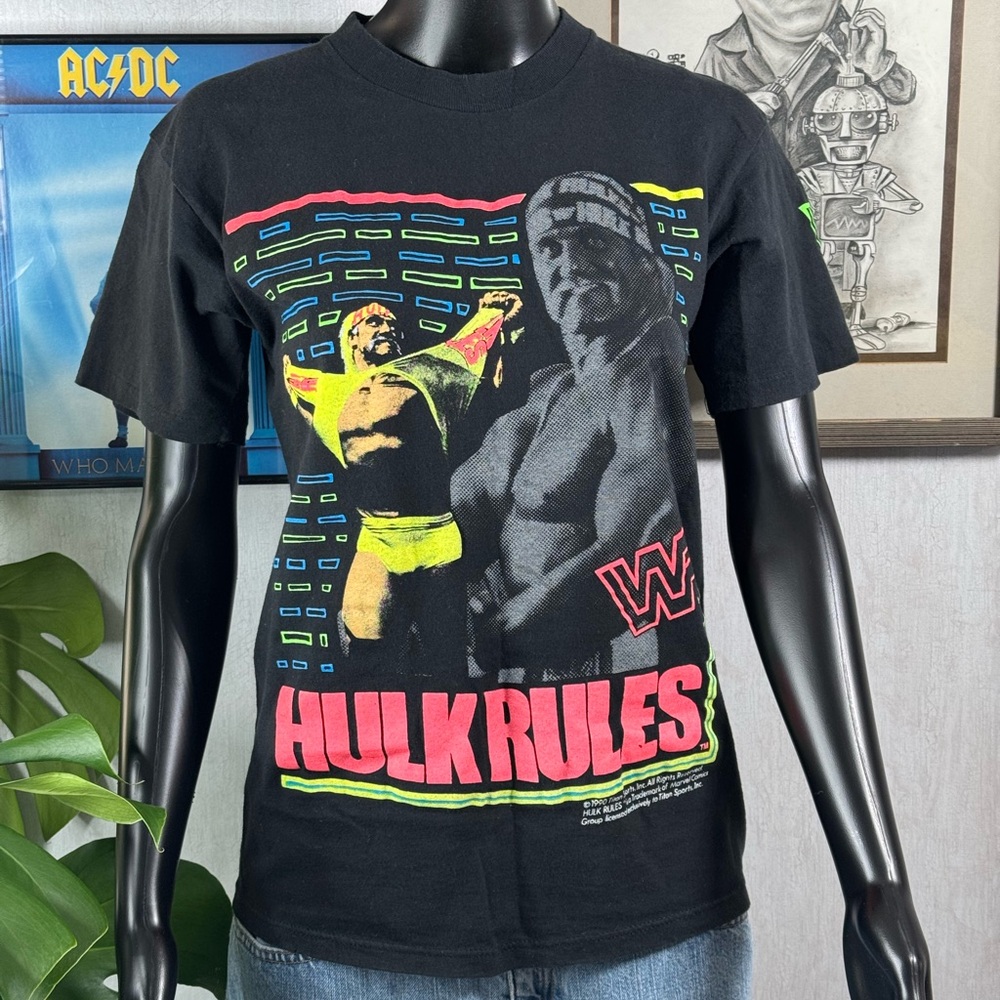 Vintage 1990 Titan Sports WWF Hulk Rules T-Shirt by Winer. Size Adult M.